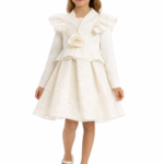 فستان بنات ابيضّ أوف وايت بقماش بارز مع رباط رأس  وجاكيت للأعمار من 3 إلى 7 سنوات