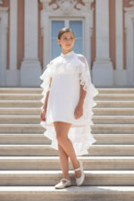 فستان الفتيات بكاب مكشكش بلون الإكرو للأعمار من 8 إلى 14 سنة