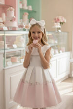 فستان بوردر جيرلز بطرف مزهر مع فيونكة للأعمار من 3 إلى 7 سنوات