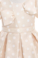 ⁦طقم فستان بنات بيج منقط مع عصابة رأس للأعمار من 3 إلى 7 سنوات⁩ - الصورة ⁦3⁩