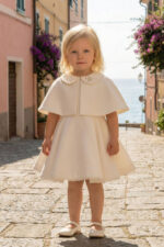 ⁦جاكيت  للأطفال بلون إبيض أوف وايت⁩ - الصورة ⁦2⁩