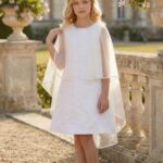 فستان جاكار بناتي بلون الكريمي بقصة على شكل حرف A مع عباءة للأعمار من 8 إلى 15 سنة