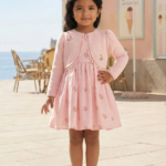 فستان وجاكيت مطرز بالورود للبنات من باودر بيبي، مقاسات من 6 إلى 24 شهر