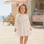 طقم فستان وسترة مطرز بالورود باللون البيج الفاتح للبنات الصغيرات، مقاس 6-24 شهرا