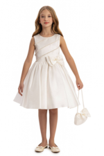 ⁦فستان من الساتان بلون بيج فاتح مع حقيبة متناسقة، مقاس 8-14 سنة⁩ - الصورة ⁦2⁩