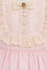 ⁦فستان مزين بالدانتيل مستوحى من الطراز القديم مع عصابة وآس من 3-7سنوات⁩ - الصورة ⁦3⁩